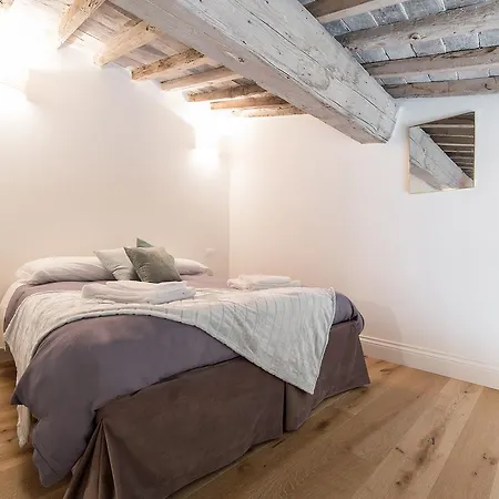 Santa Croce Apartment Florence